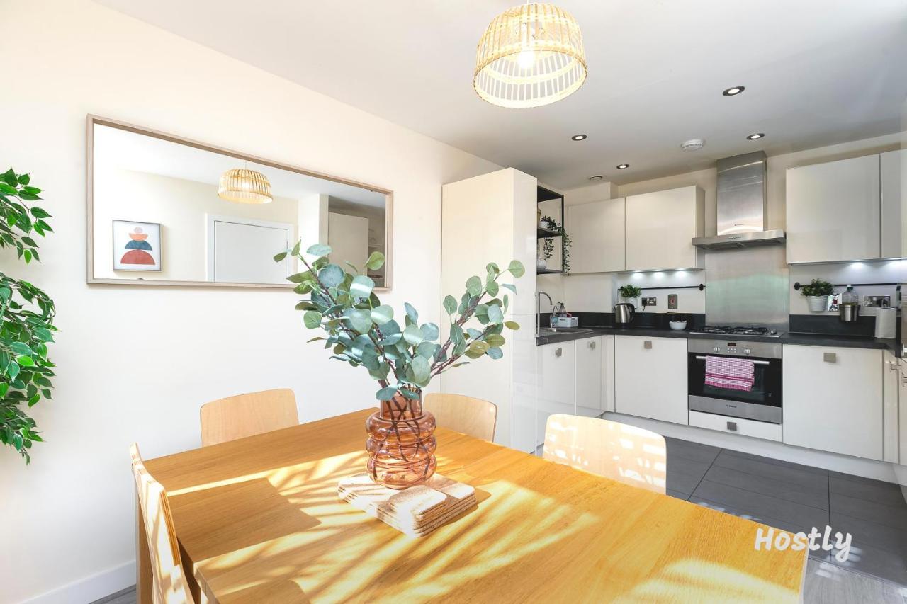 Puffin Way - Comfortable, Spacious House With Parking Редінг Екстер'єр фото