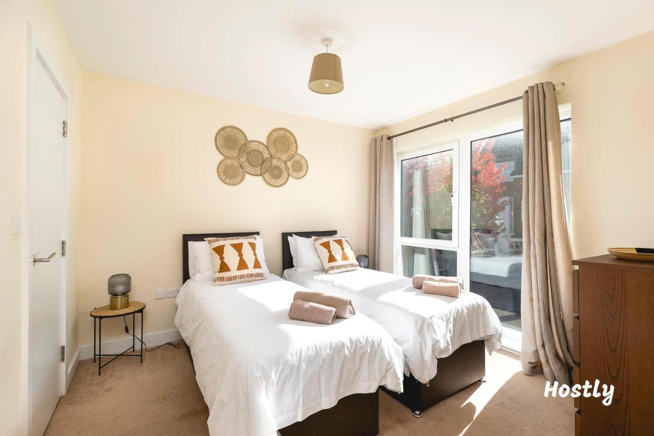Puffin Way - Comfortable, Spacious House With Parking Редінг Екстер'єр фото