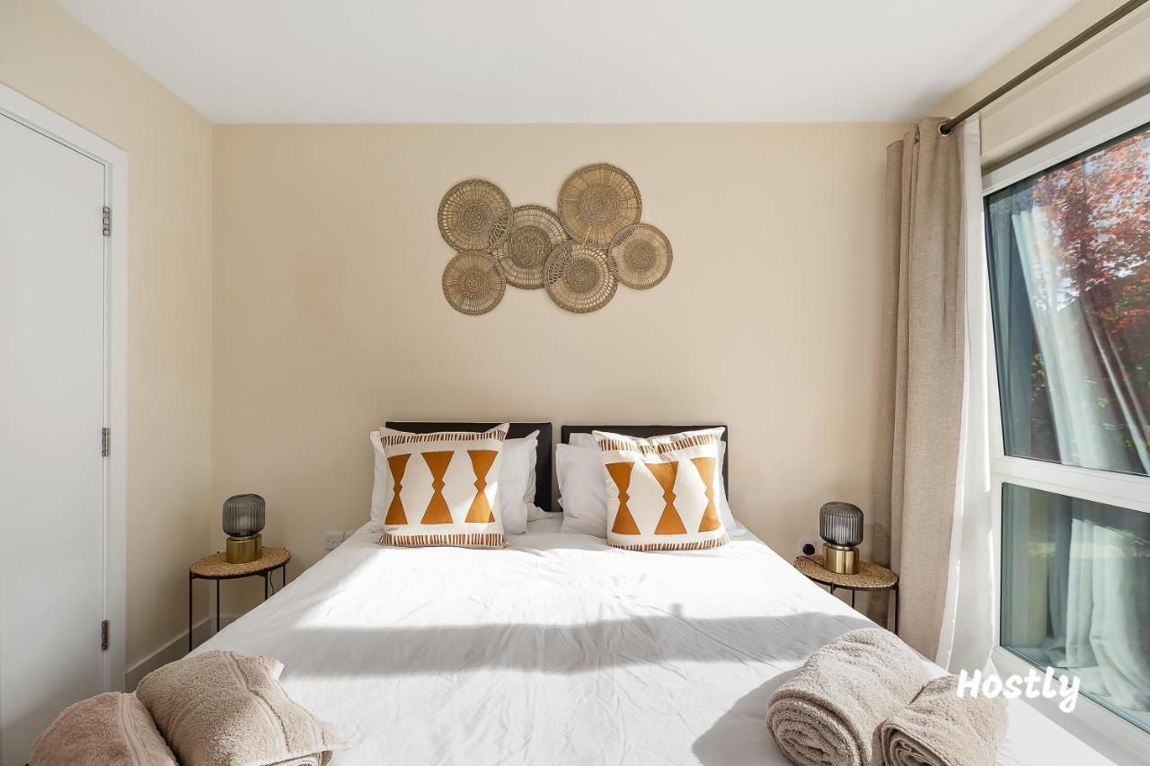 Puffin Way - Comfortable, Spacious House With Parking Редінг Екстер'єр фото